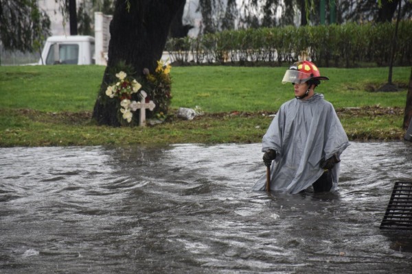Fuertes inundaciones azotaron a Toluca y Metepec
