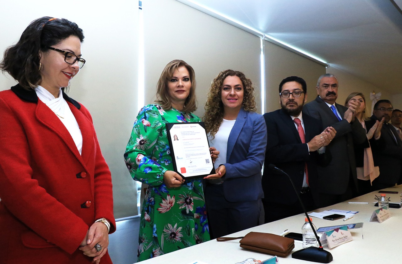 Otorga INFOEM certificación a titular y personal de la Unidad de Transparencia de Toluca