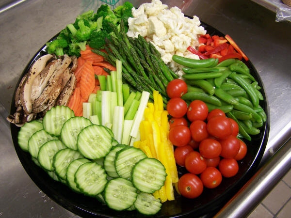 Alimentos crudos mejoran salud: verduras, frutas y semillas