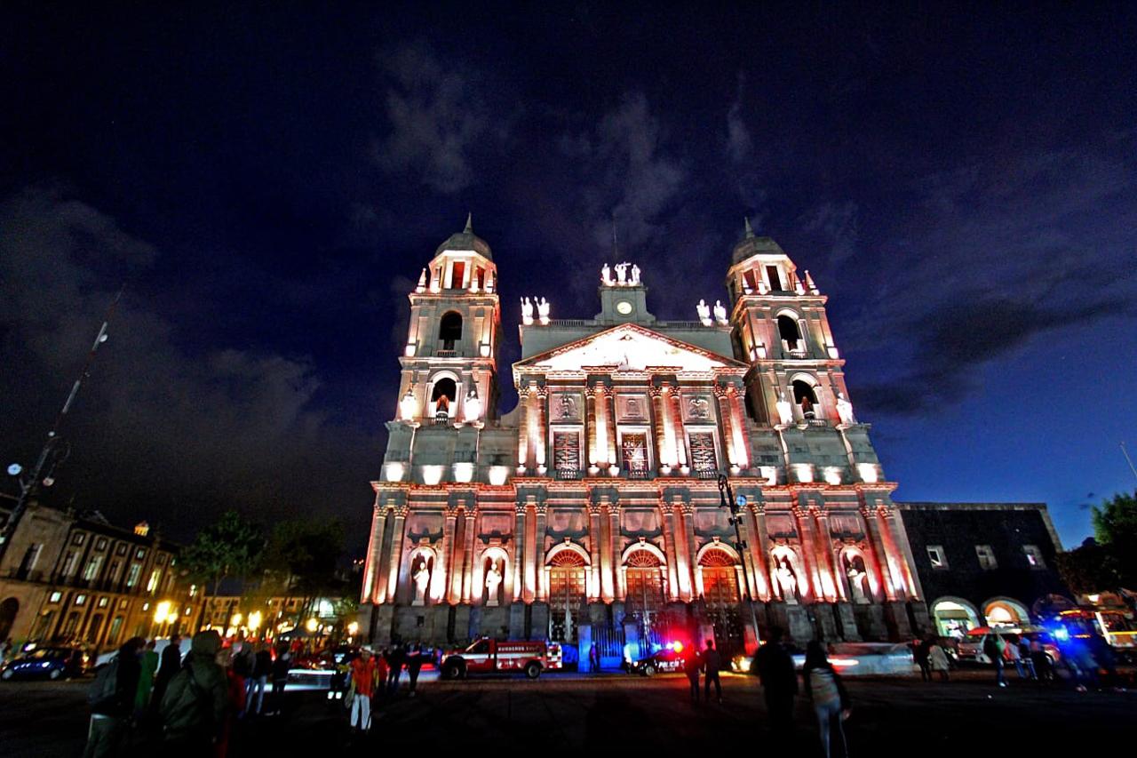 Espectáculo de luces en Catedral de Toluca