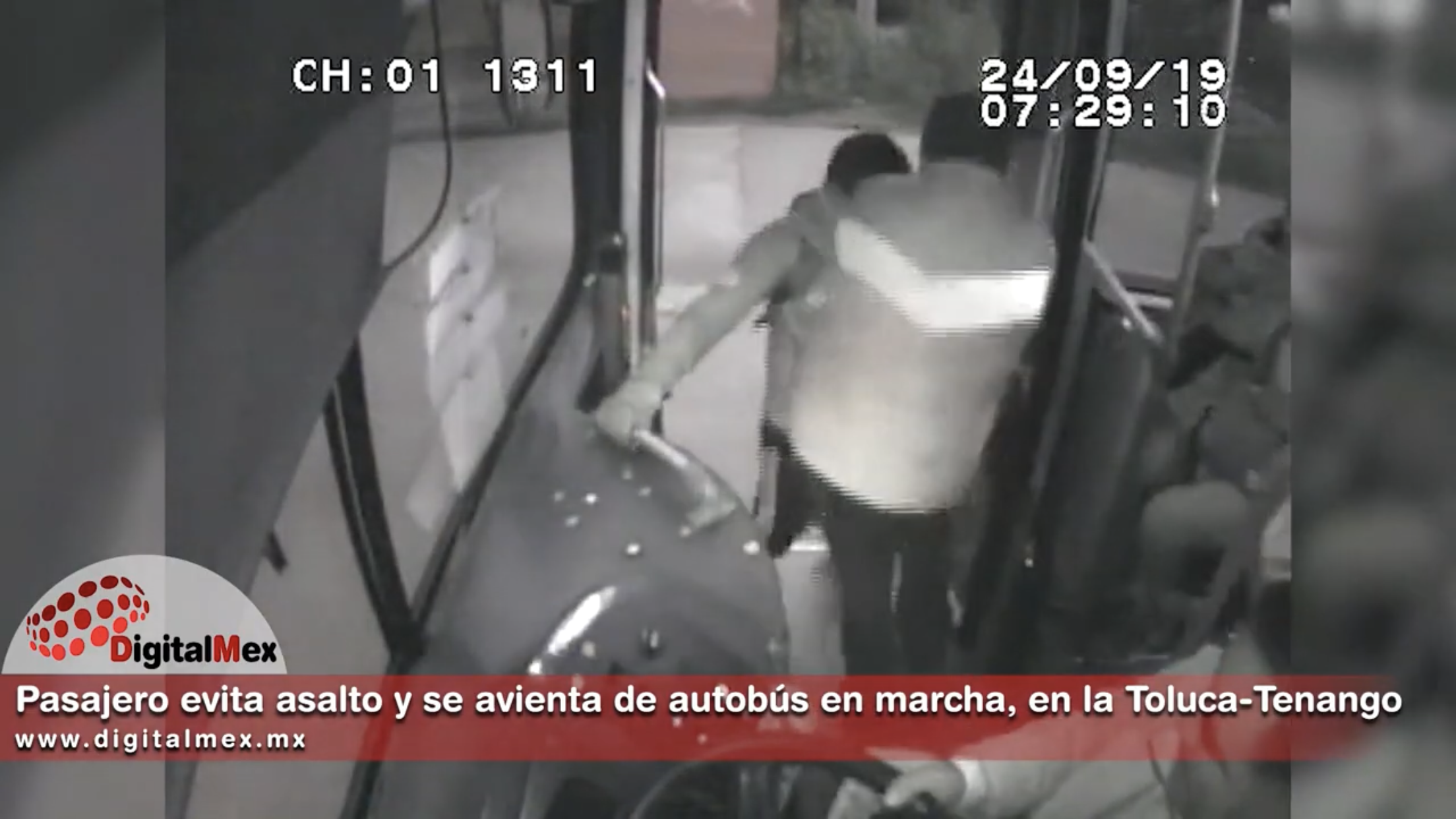 Se avienta del camión en la Toluca-Tenango para evitar asalto