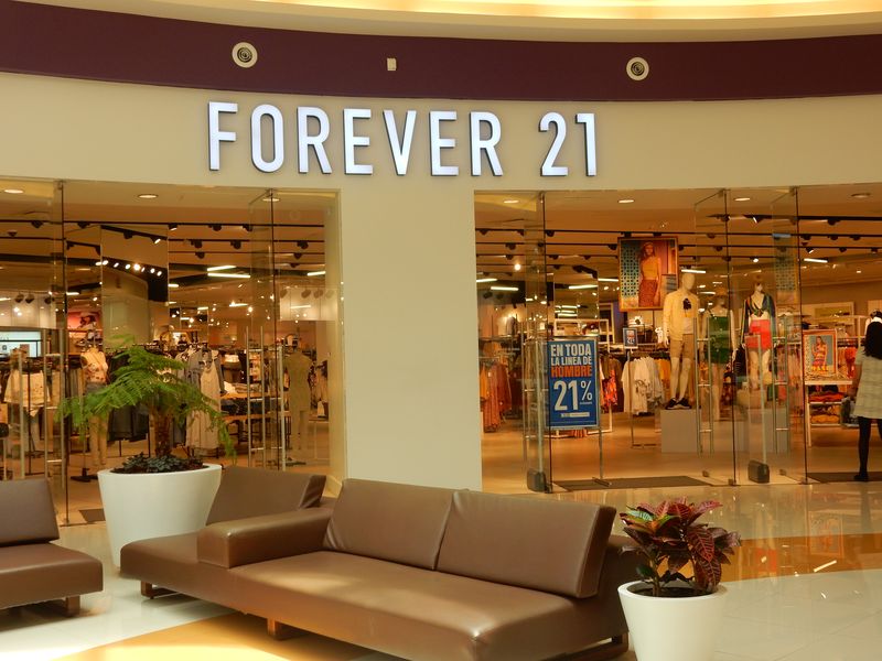 ¿Qué pasará con las tiendas de Foverer 21 en México tras su bancarrota?