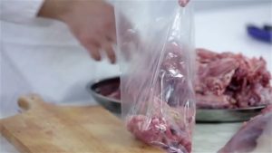Carne en bolsa plástica