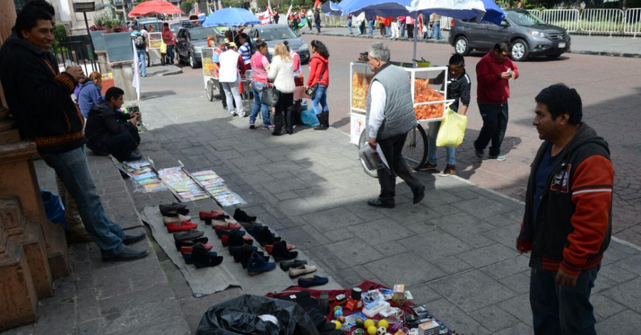 Comerciantes establecidos del Valle de Toluca insisten para que ambulantes paguen impuestos