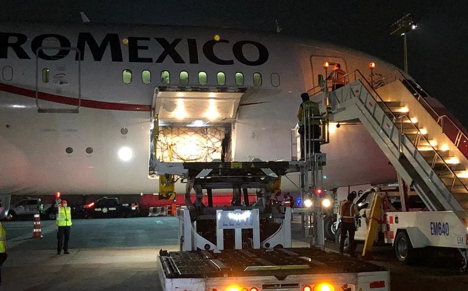 Cuarto avión con insumos médicos aterriza en México