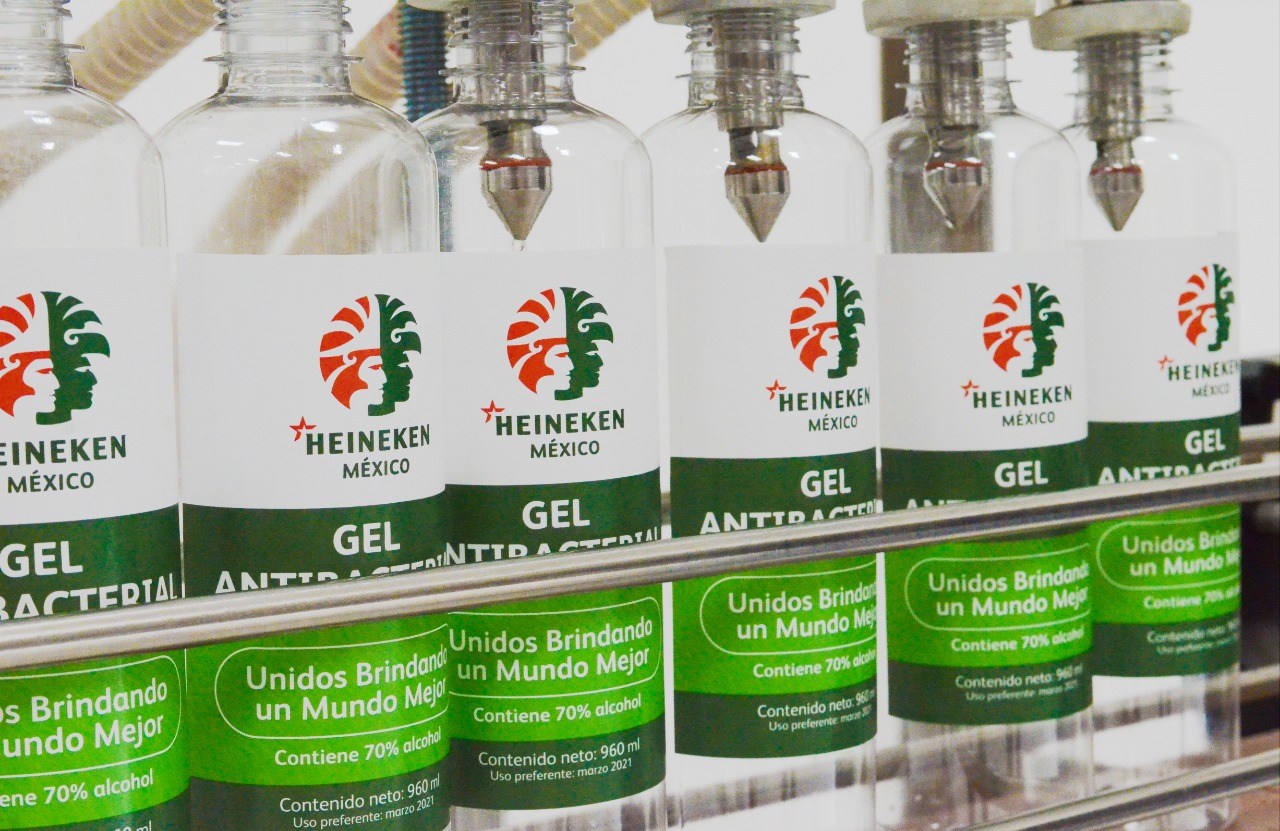 Heineken donará caretas, agua purificada y gel antibacterial en México