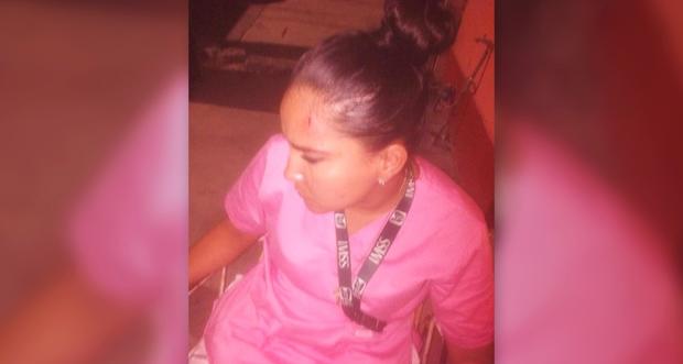 Le arrojan piedra a enfermera en Nuevo León