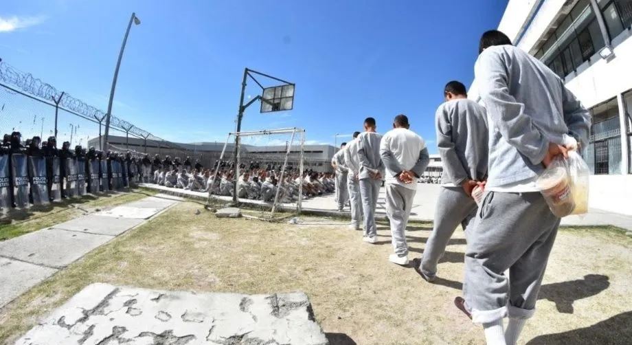 Liberan a presos en cárceles del Edomex por Covid-19