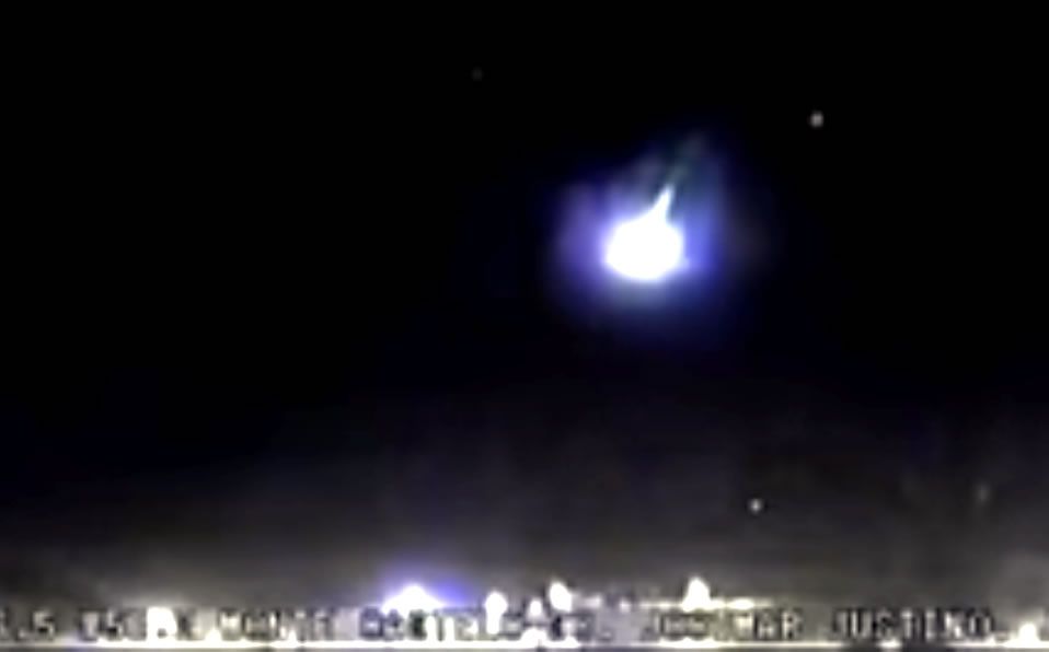 (VIDEO) Meteorito es captado en Brasil