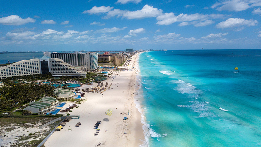 Promoción del 2x1 en playas de Cancún al término de la cuarentena