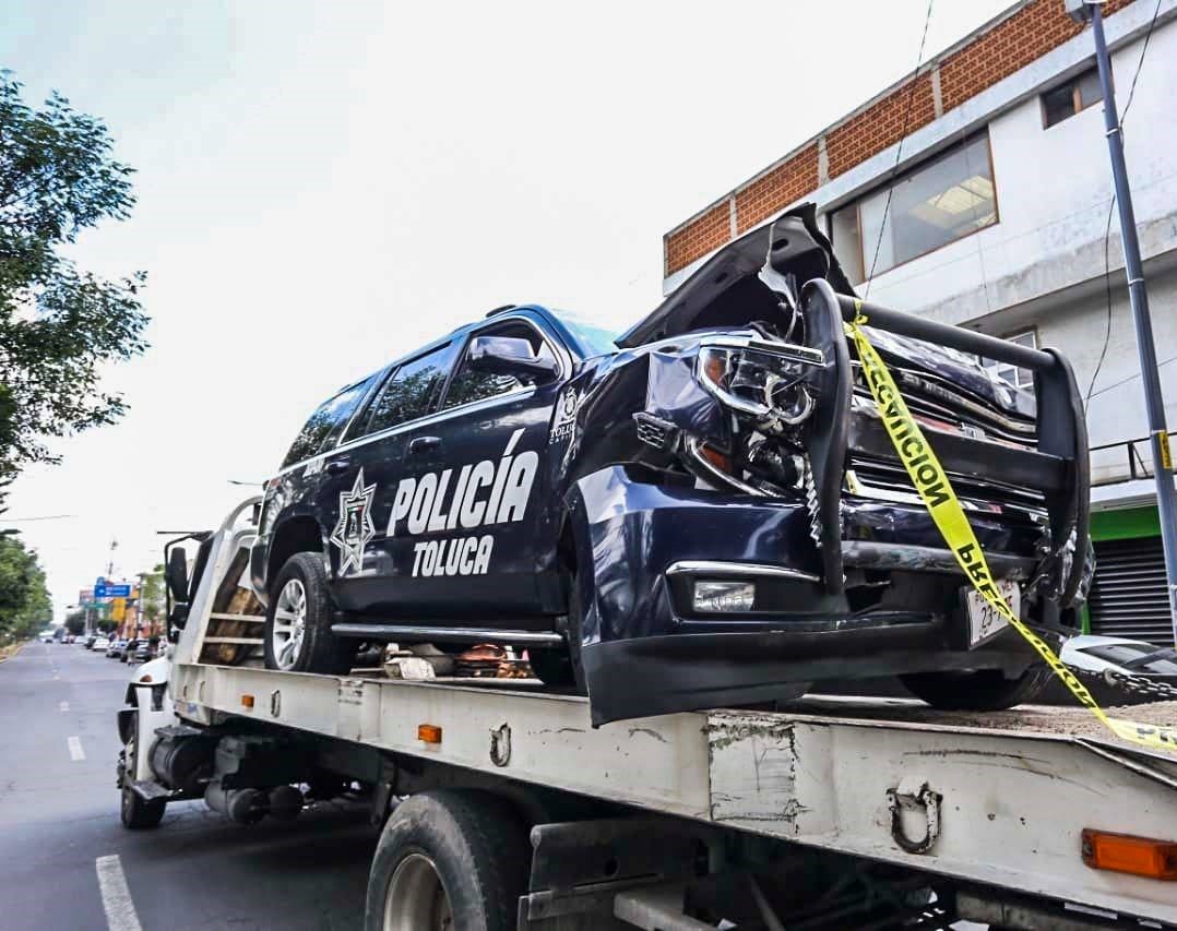 Vehículos sufren fuerte accidente en Toluca || Fotogalería