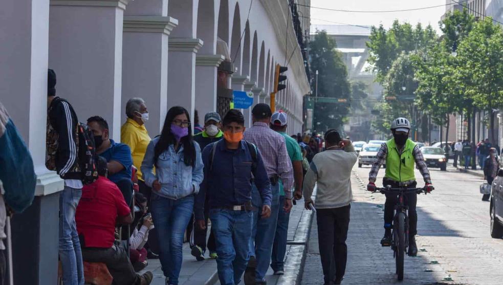 Toluca || Pese a cierres vehiculares continúa la afluencia de personas