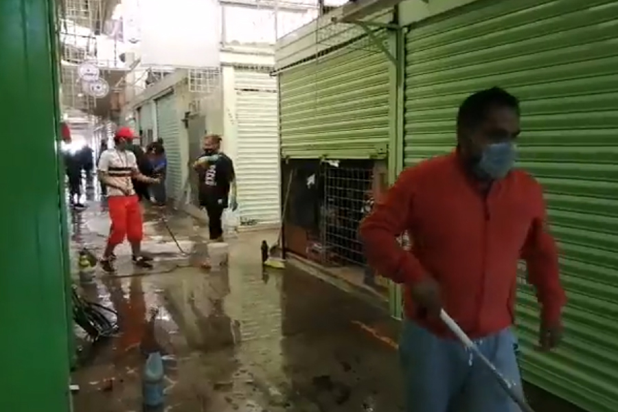 VIDEO || Comerciantes del mercado Juárez realizan actividades de limpieza para su reapertura
