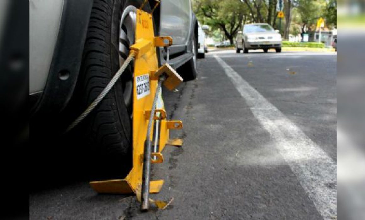 Metepec implementará inmovilización y multa a automóviles mal estacionados