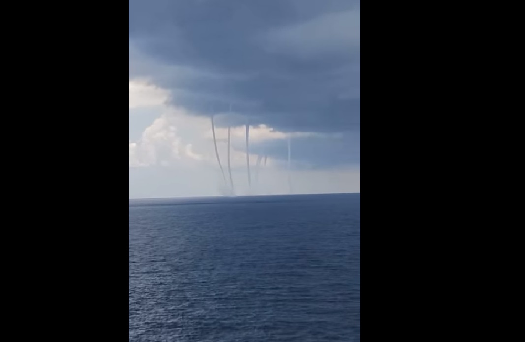 (Vídeo) Se forman extrañas trombas en el Golfo de México
