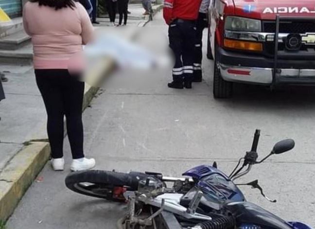 Joven pierde la vida a bordo de su motocicleta en Toluca
