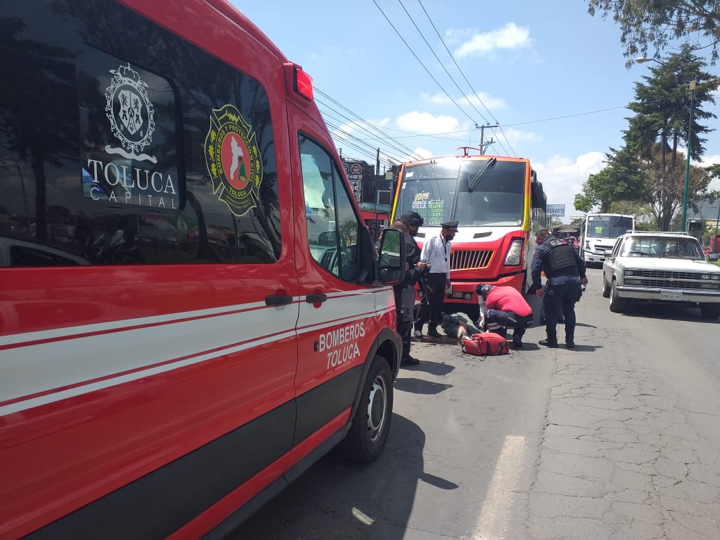 Transporte público atropella a mujer en Toluca