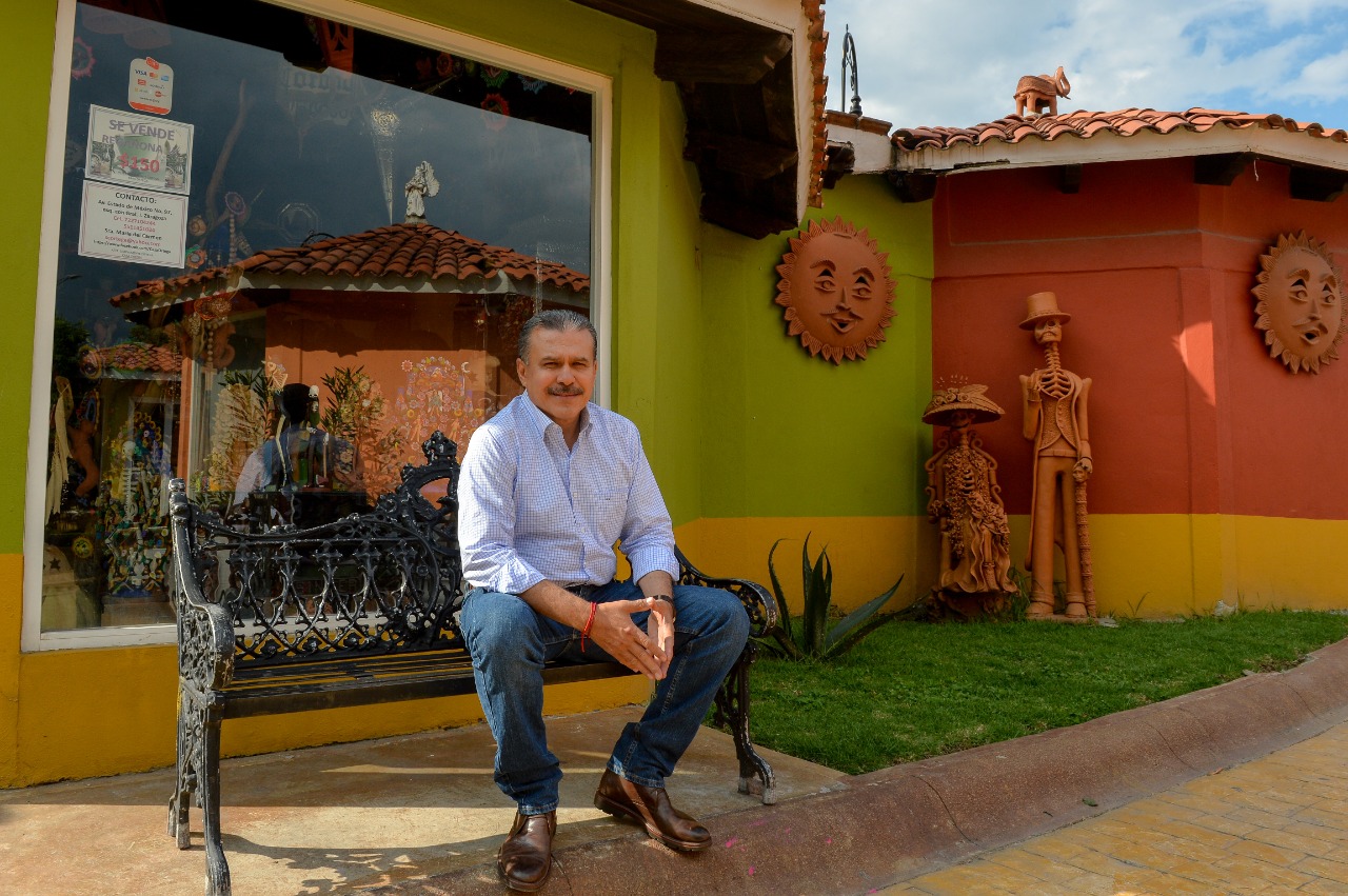 Ublester Santiago: El objetivo es unir al gremio artesanal de Metepec y mejorar estrategias para exportación
