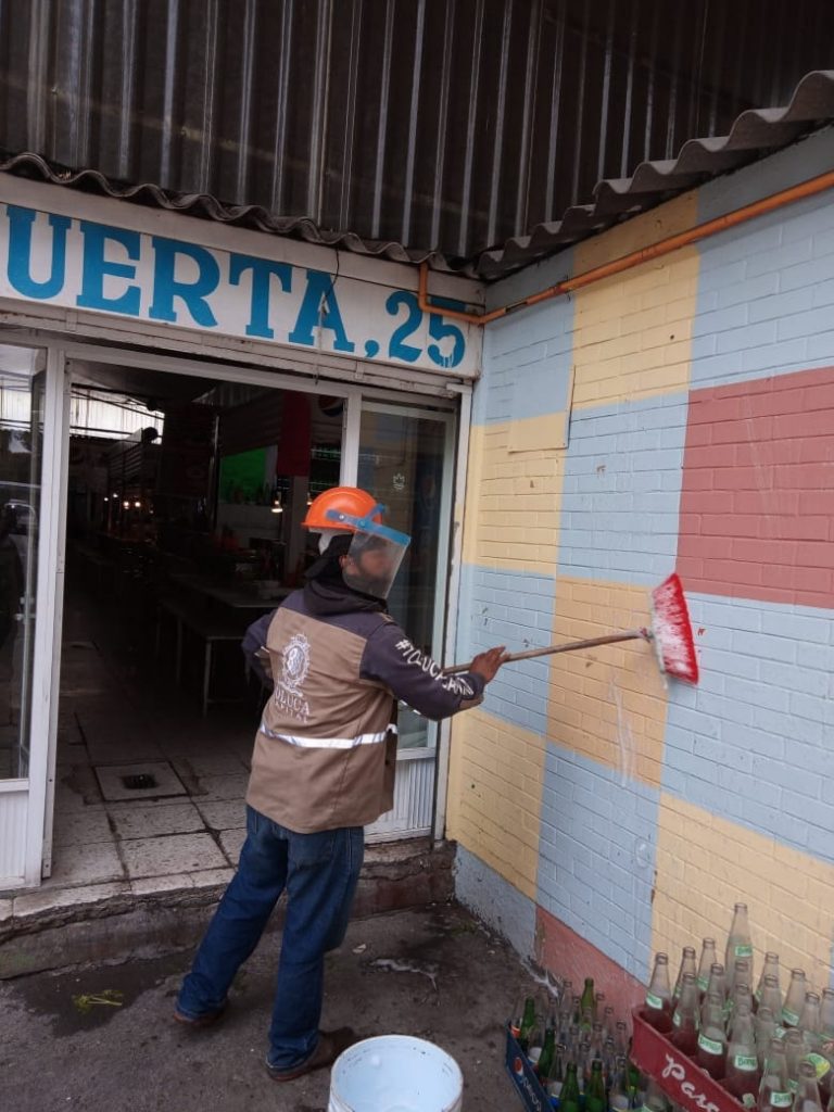 Limpieza y mantenimiento permanente en mercados municipales de Toluca