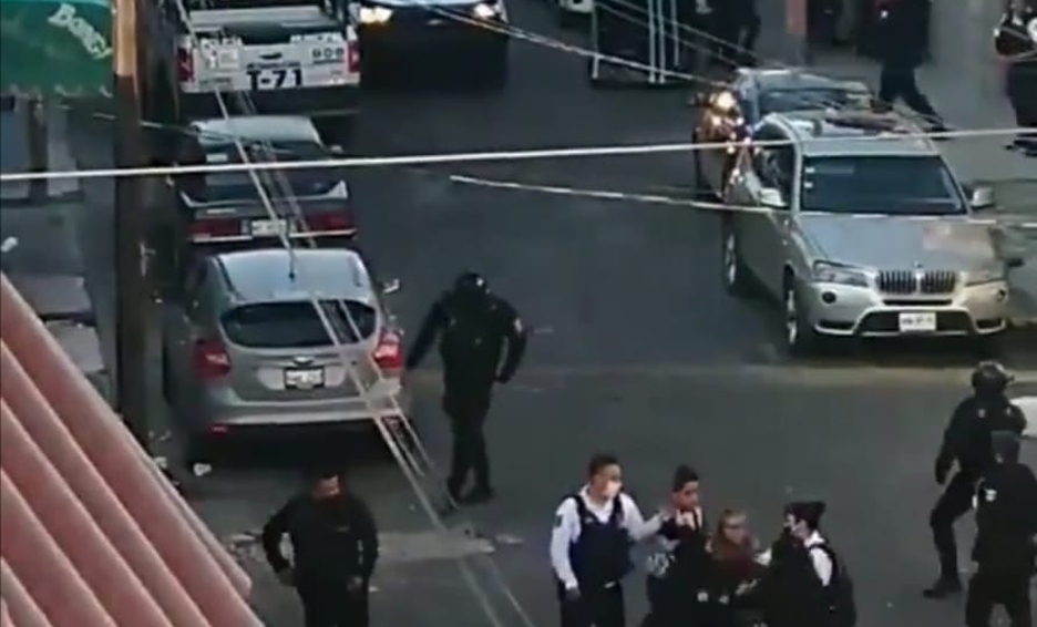 VIDEO || Captan a policías disparando al aire en el EDOMEX
