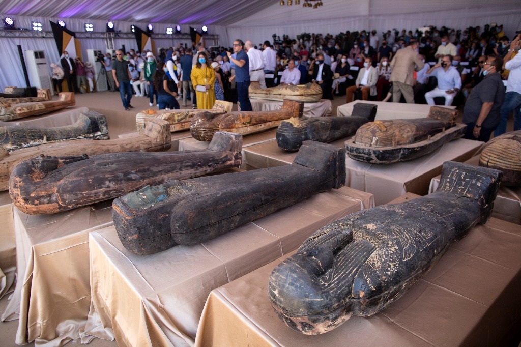 (Video) Abren sarcófago de momia de 2600 años de antigüedad en Egipto