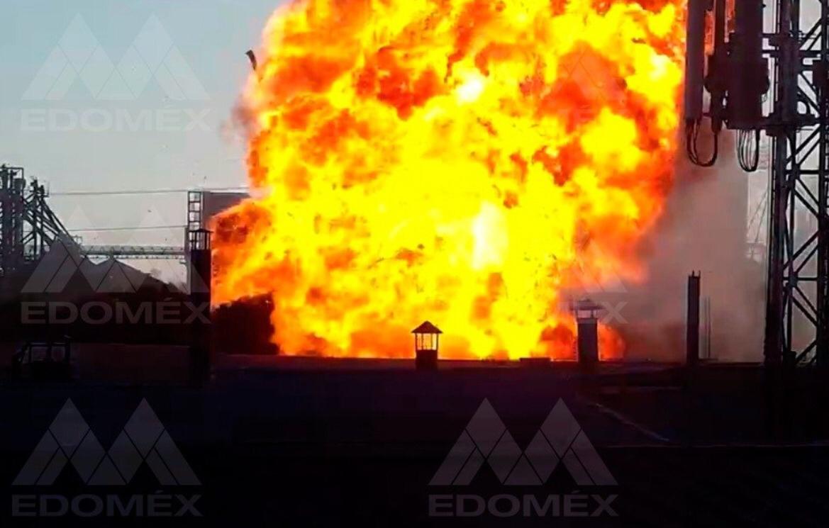 Edomex: Evacuan más de 200 personas por incendio en fábrica