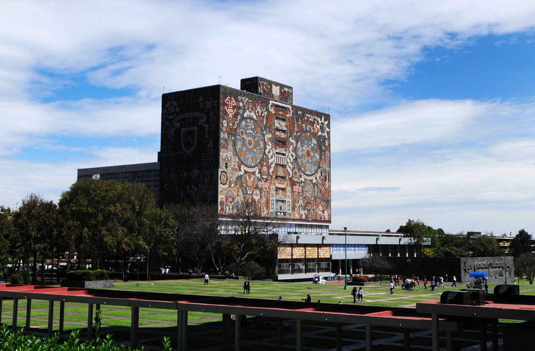 Son difundidos archivos íntimos de 150 alumnas de la UNAM