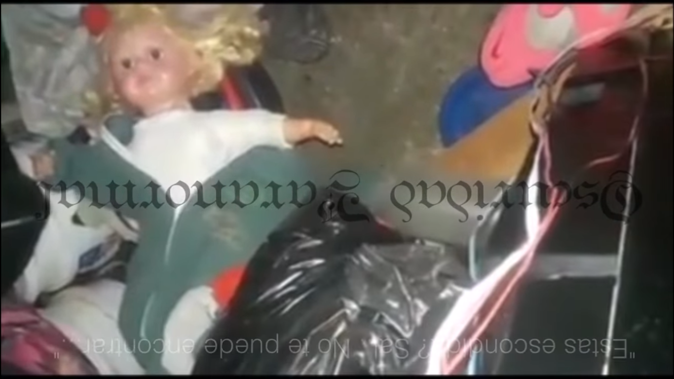 (Video) Captan tenebrosa voz de muñeca hablando sin pilas