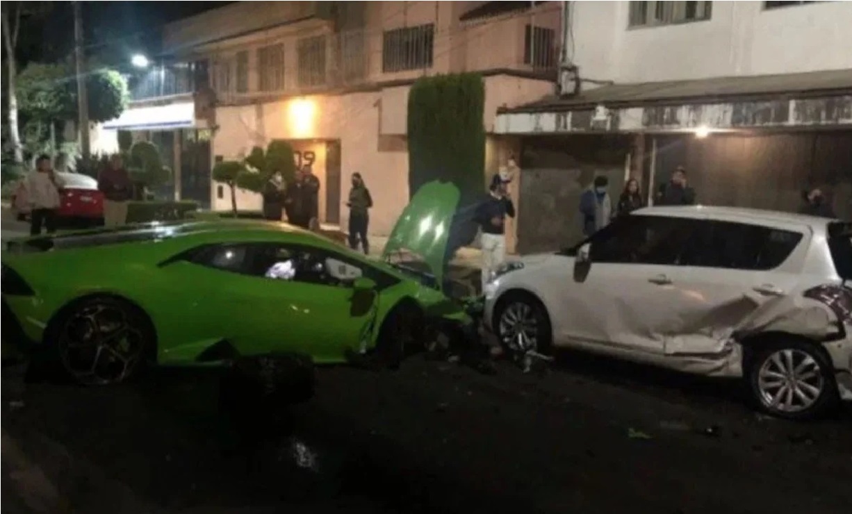 Estrella su Lamborghini en Polanco y sale huyendo