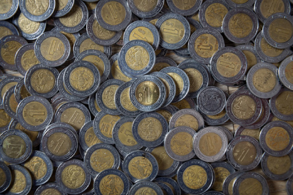 Monedas de 1 peso se venden en más de 8 mil pesos