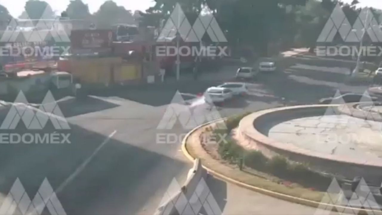 (VIDEO) Se registra accidente en Paseo Colón en Toluca