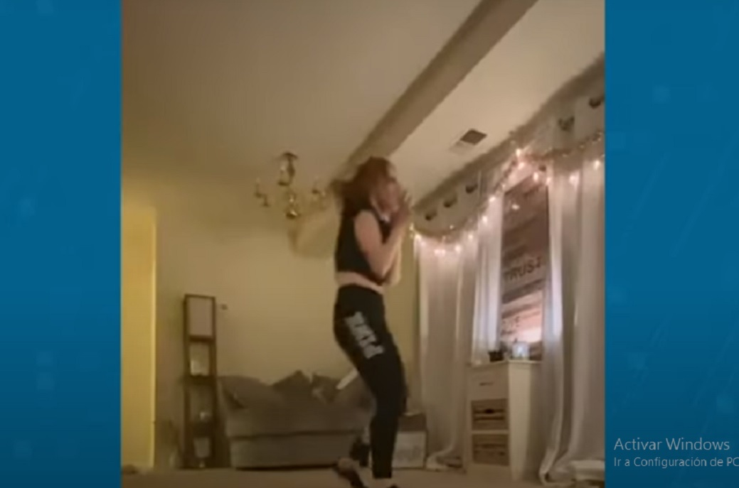 (Video) Acosador entra a la casa de una mujer para observarla bailar