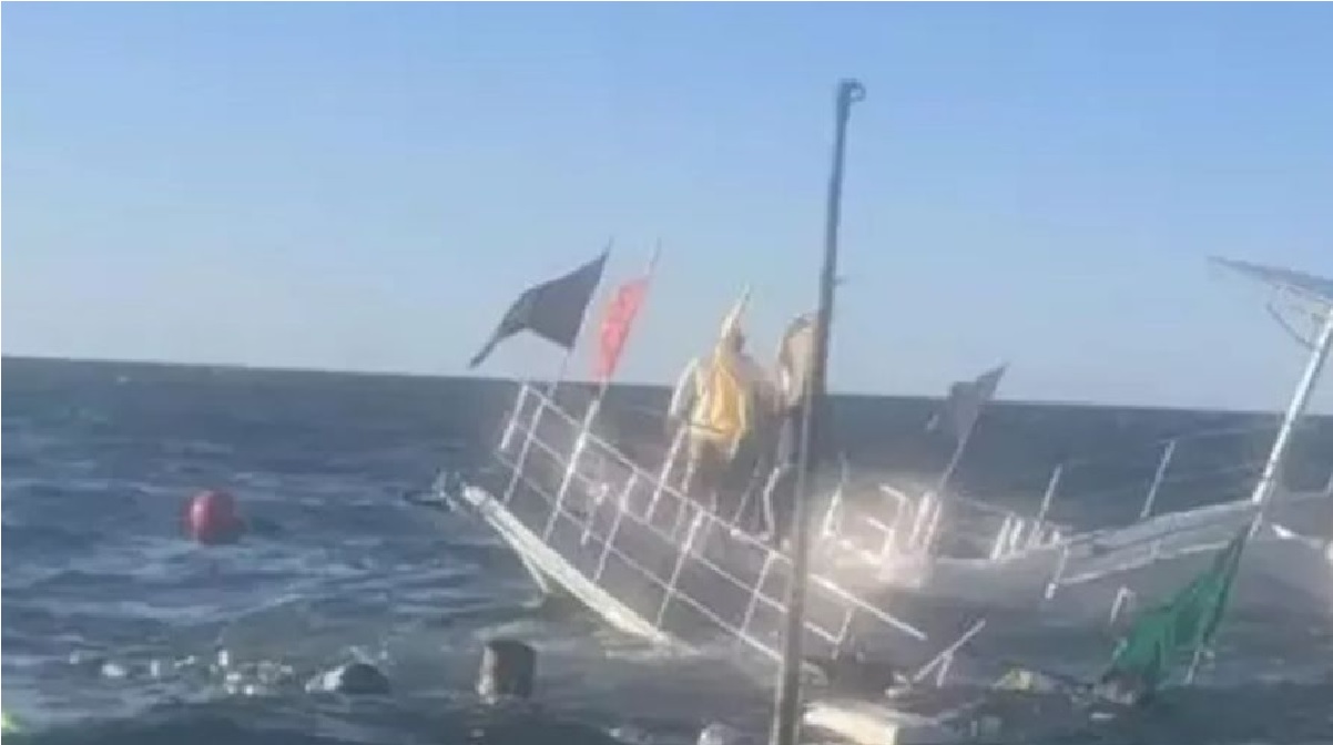 Empiezan el año con barco hundido con  todo y pasajeros || VIDEO