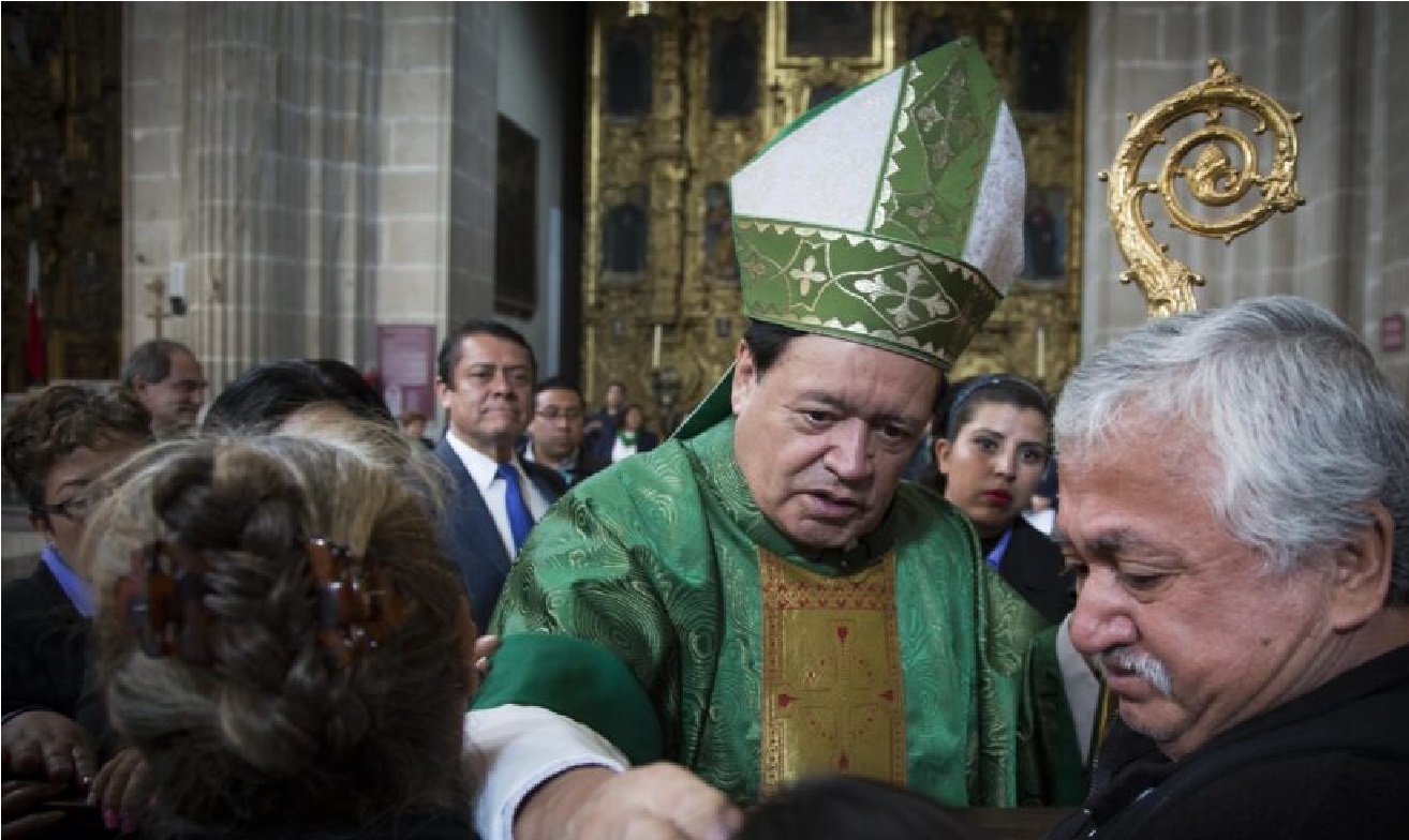 Cardenal Norberto Rivera recibe la extremaunción después de ser intubado