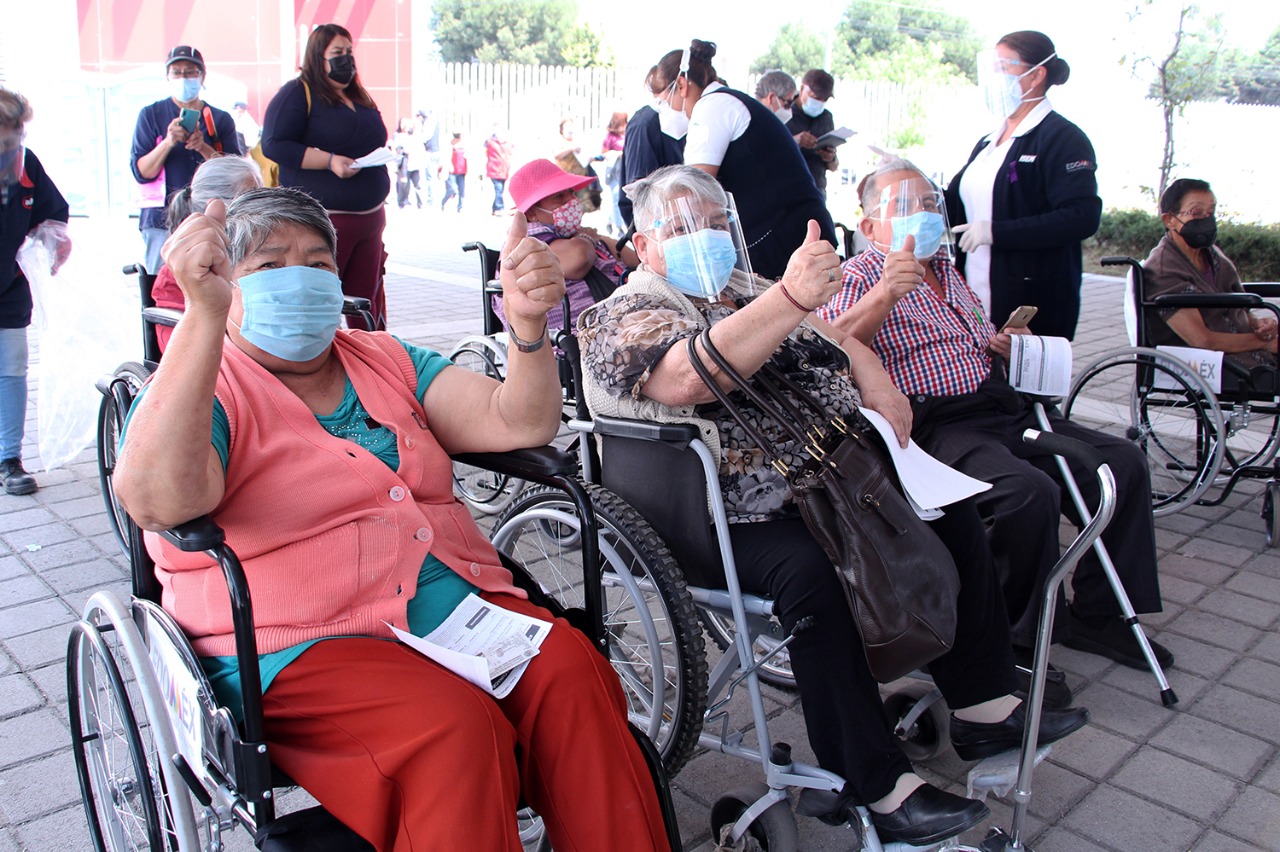 Cerca de 75 mil adultos mayores vacunados contra COVID-19 en Toluca