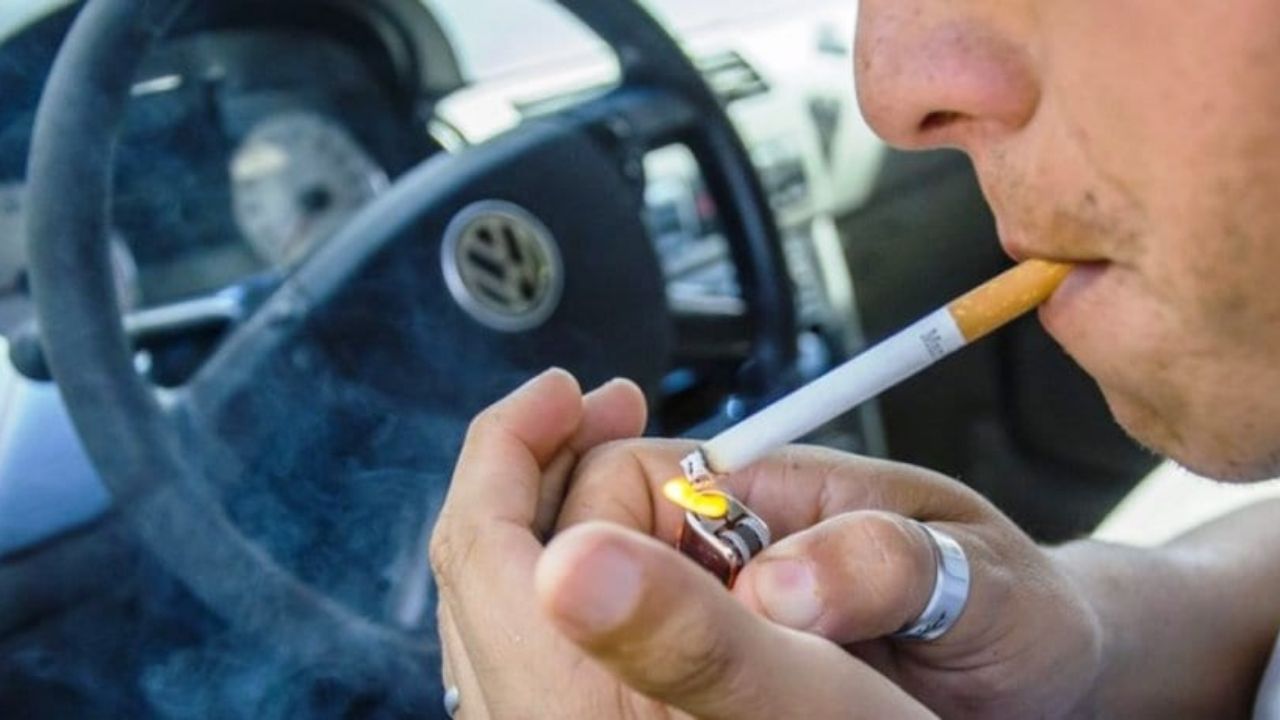Morena propone multas de hasta 14 mil pesos por fumar en el coche