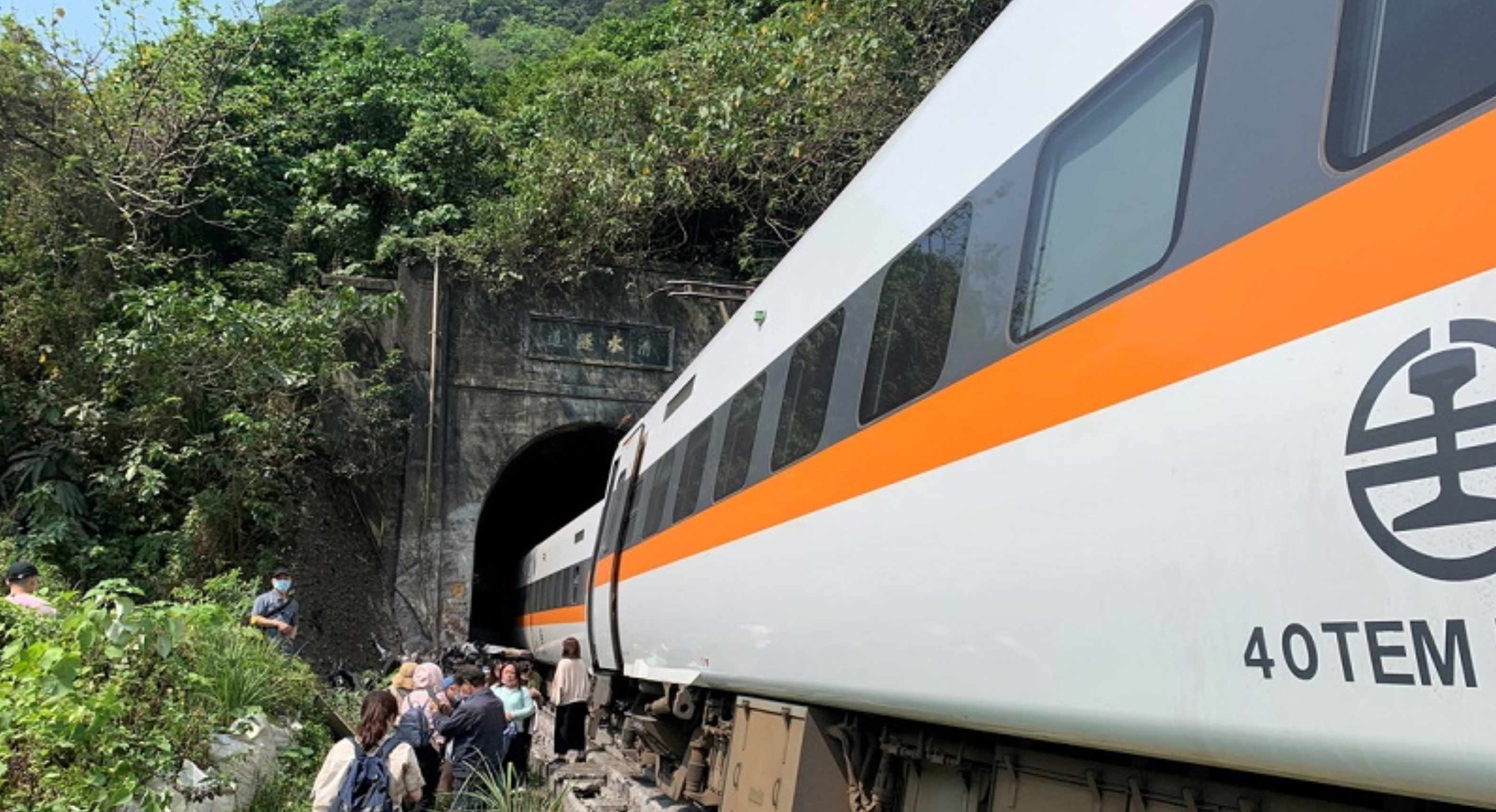 Accidente en Taiwan de un ferrocarril deja al menos 40 fallecidos