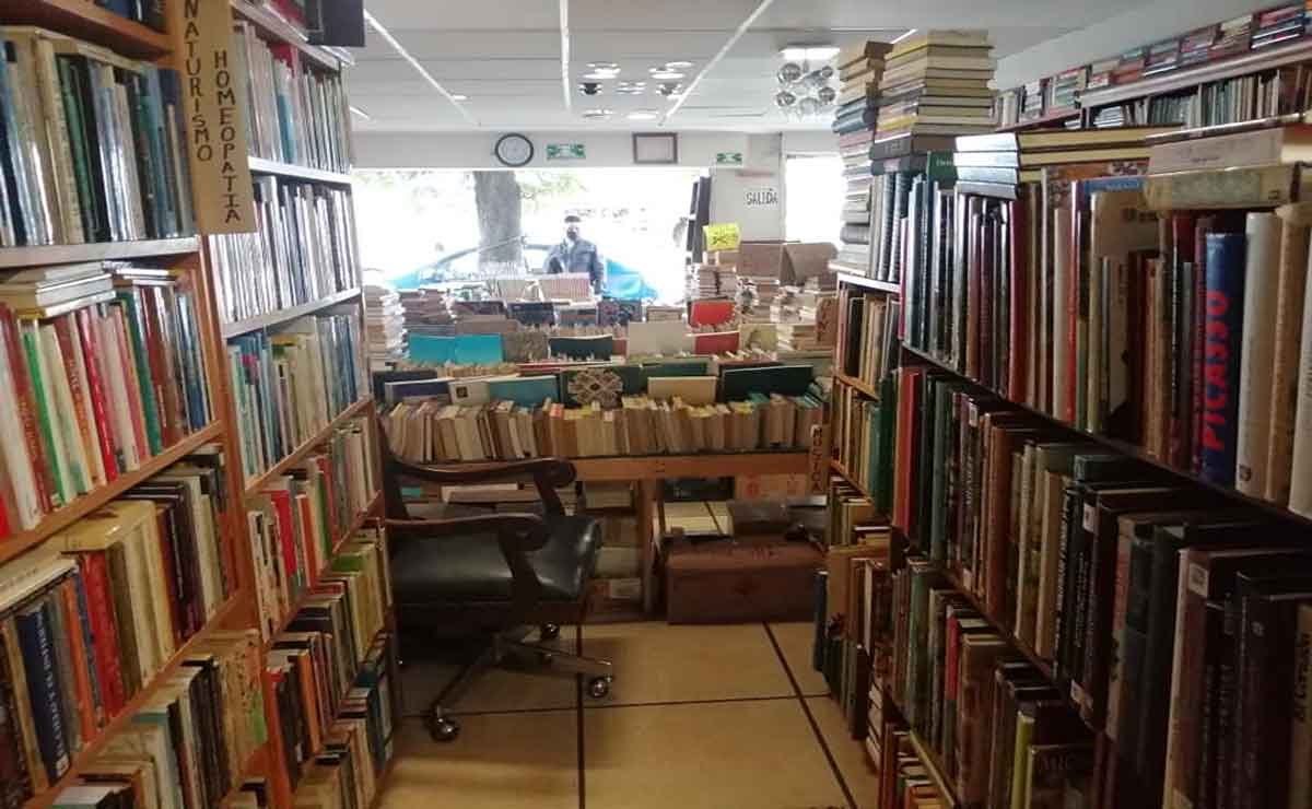 Librería de Toluca en quiebra: Remata libros.