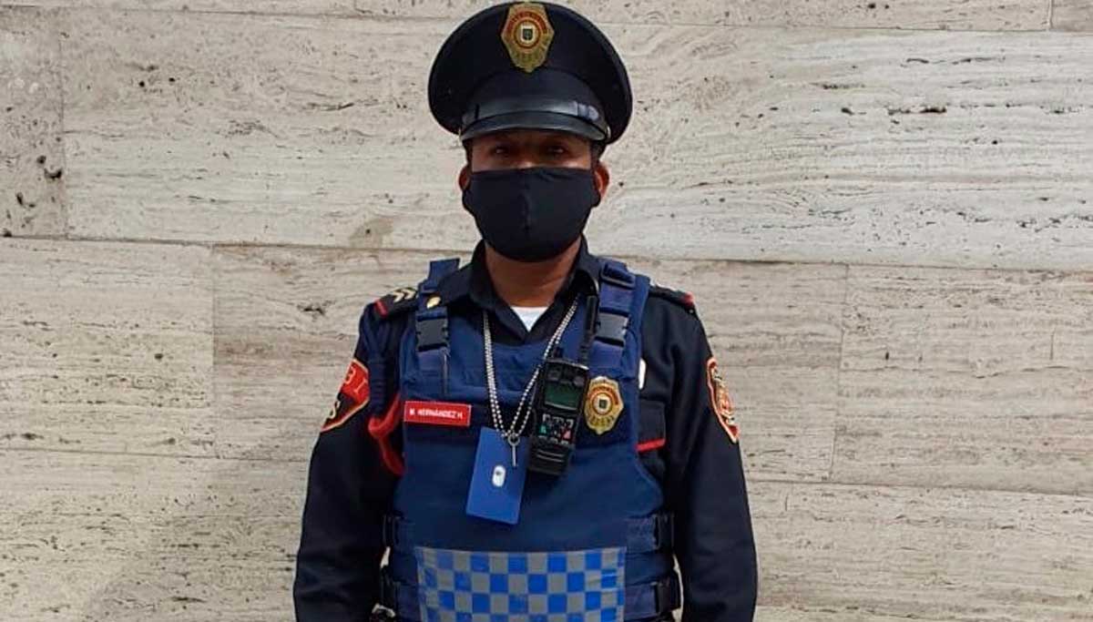 Policía de la CDMX devuelve cheque de 40 millones de pesos