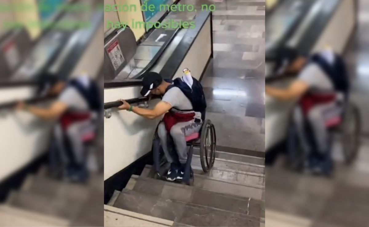 Hombre en silla de ruedas baja solo escaleras del metro de la CDMX