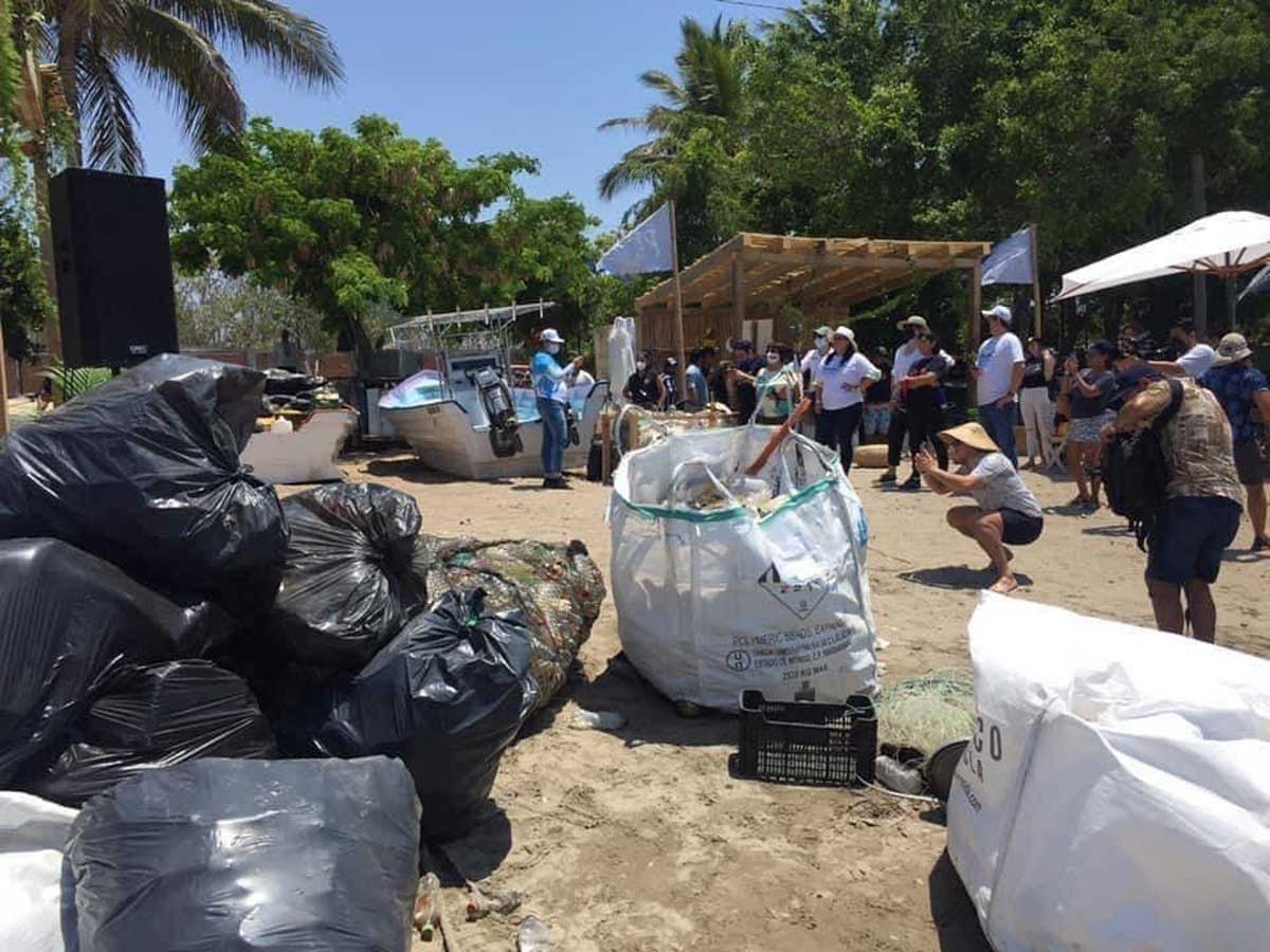Pescadores organizan torneo de pesca de plásticos para ayudar a la limpieza de las playas