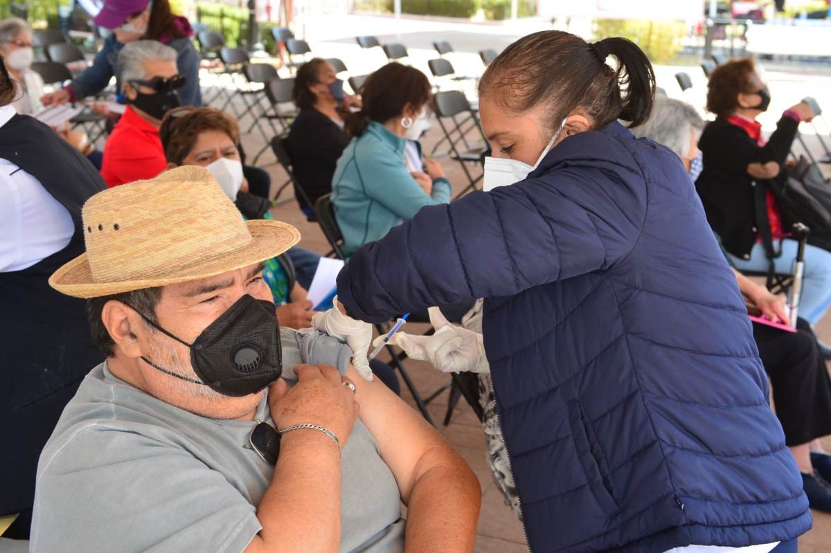 11 municipios mexiquenses aplicarán la vacuna contra el COVID-19 a personas de 40 a 49 años