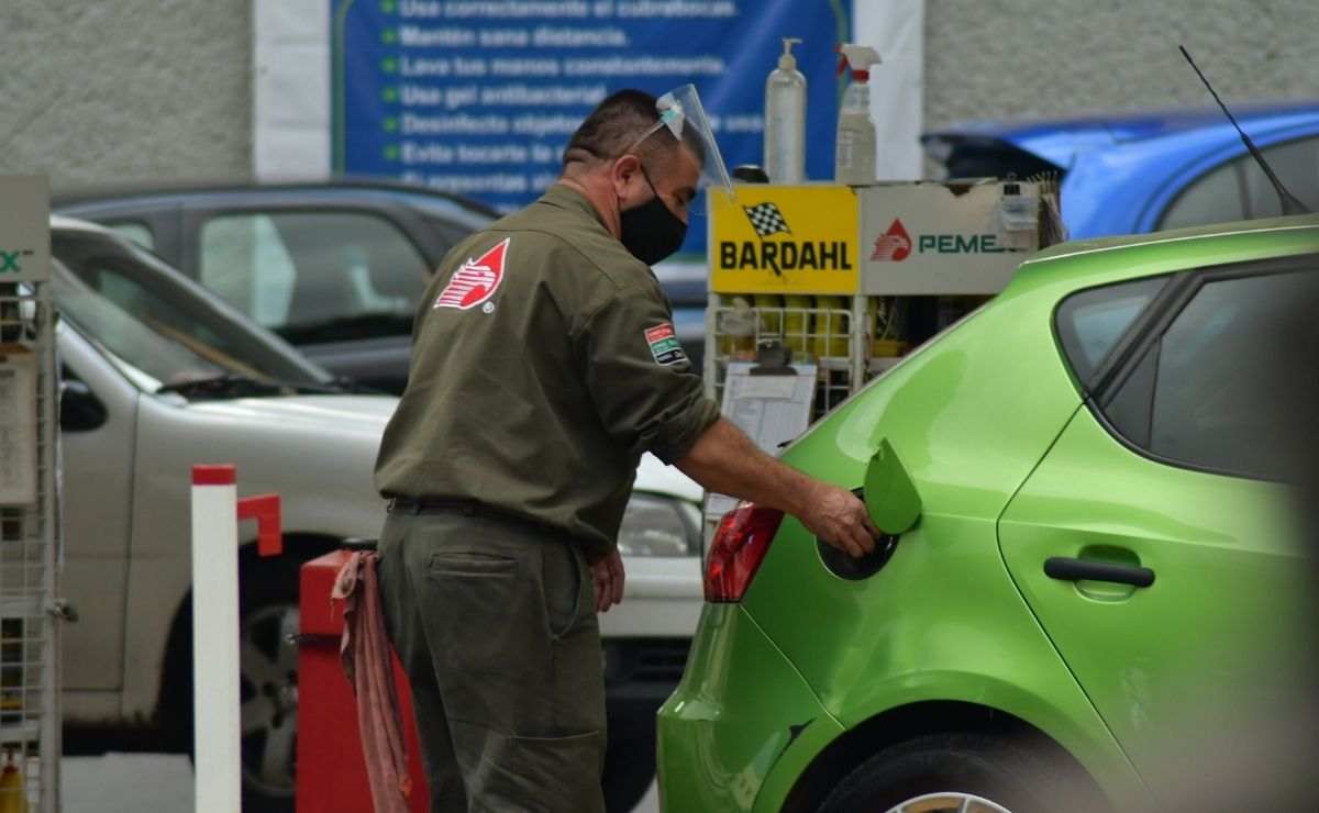 El precio de la gasolina se coloca a 20 pesos promedio a nivel nacional