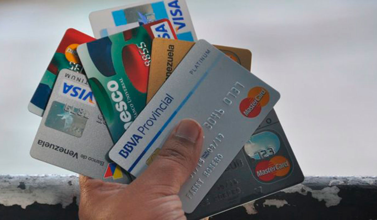Si prestas tu tarjeta de Crédito, ¡El SAT te puede tener en la mira!