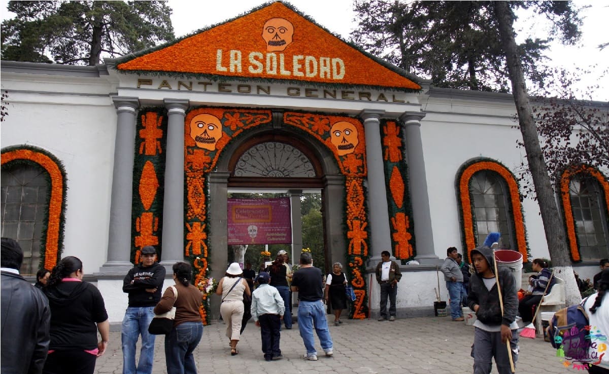 ¿Abrirán los panteones de Toluca en Día de Muertos 2021?
