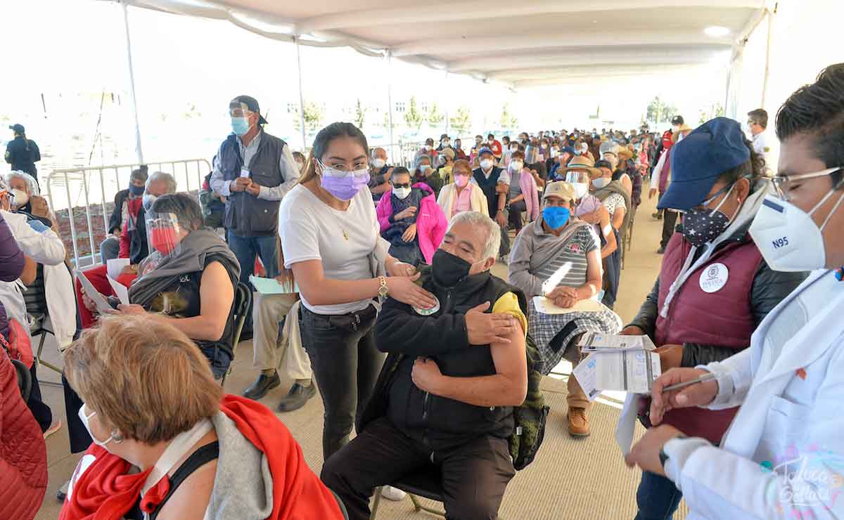 Fechas y sedes de vacunación para rezagados mayores de 18 años en Toluca