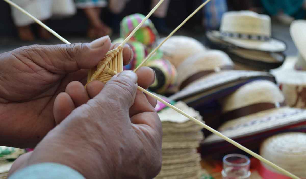 Festival Intercultural de Pueblos Indígenas en Toluca: ¡Apoya a los artesanos locales!