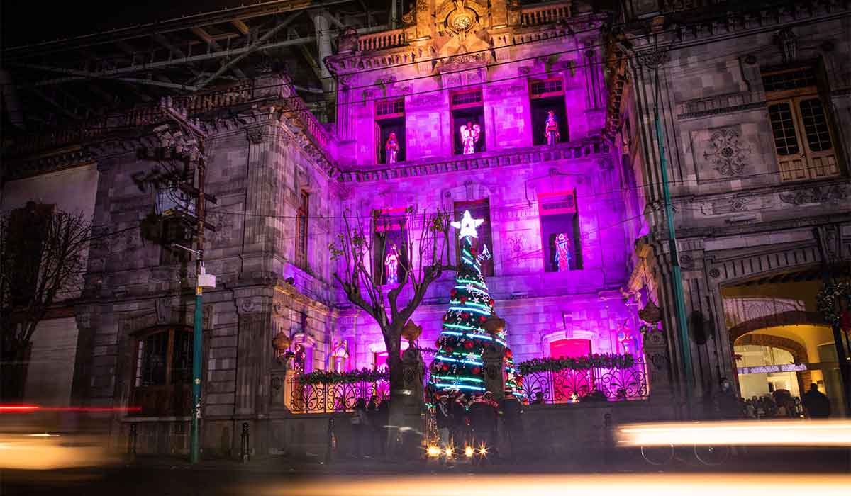 ¡Visita el espectacular árbol de navidad en el Centro Cultural de Toluca!
