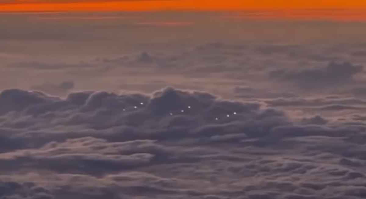 video viral de la semana donde se ve a unos ovnis pasar pro el cielo