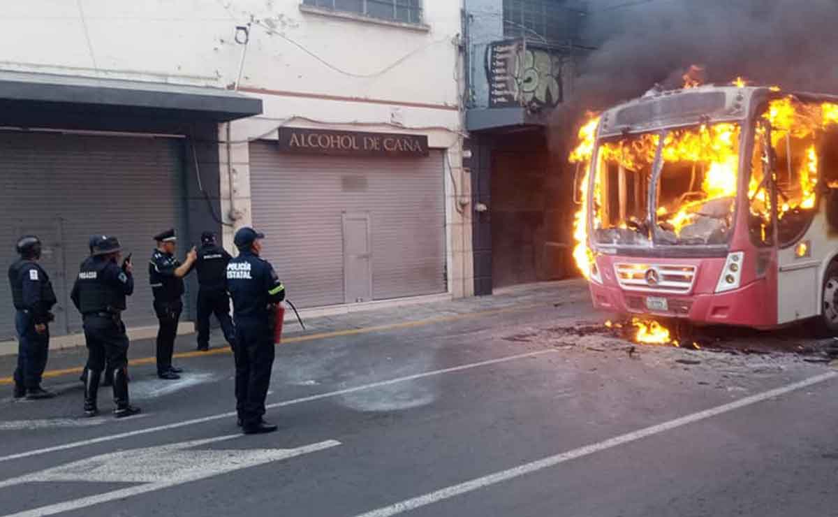 No habrá servicio de transporte público en Toluca tras quema de camión